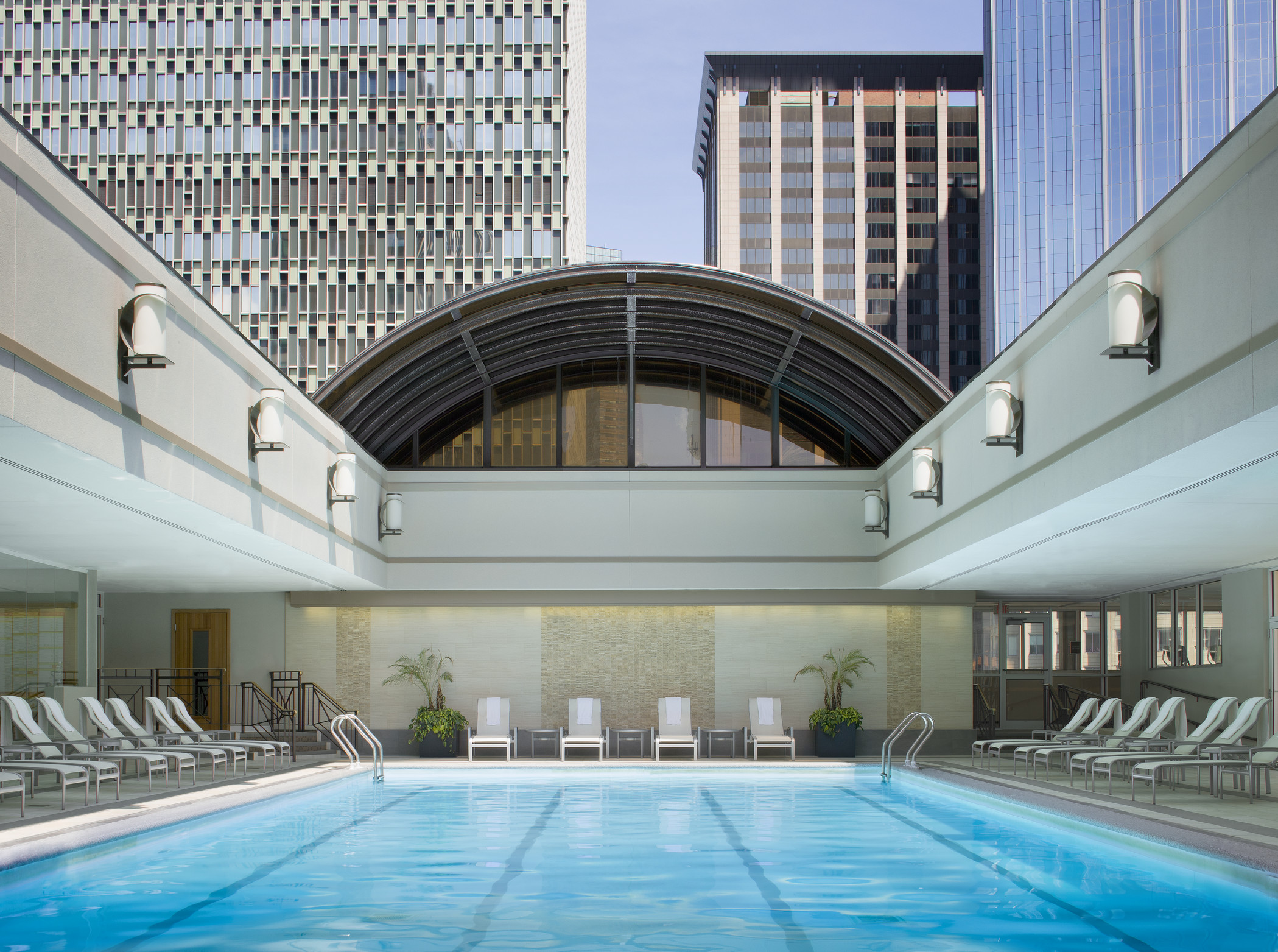 1_BOSBO_rooftop pool Sheraton Boston Hotel pool