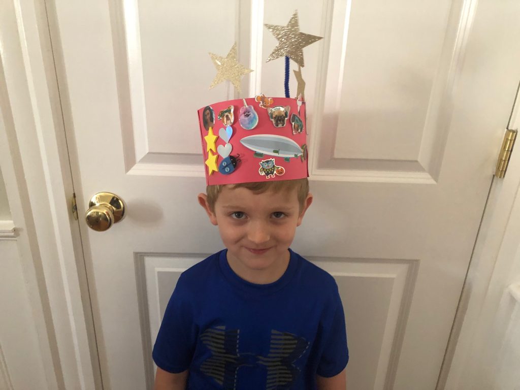 Fourth of July paper crowns - Boston Moms