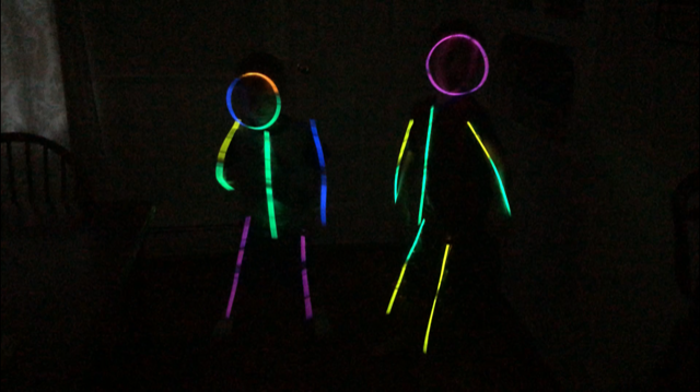 glow stick kids - Boston Moms