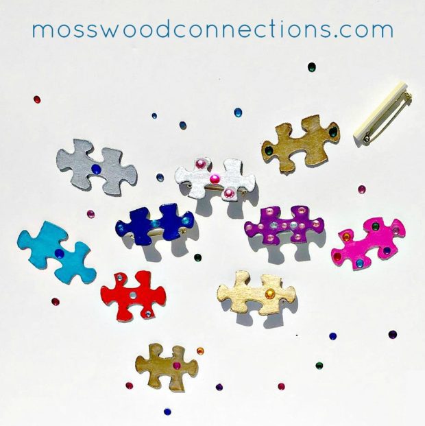 Puzzle-Pins-Art-Project-A-DIY-Gift-Made-With-Recycled-Items-e1492993214588