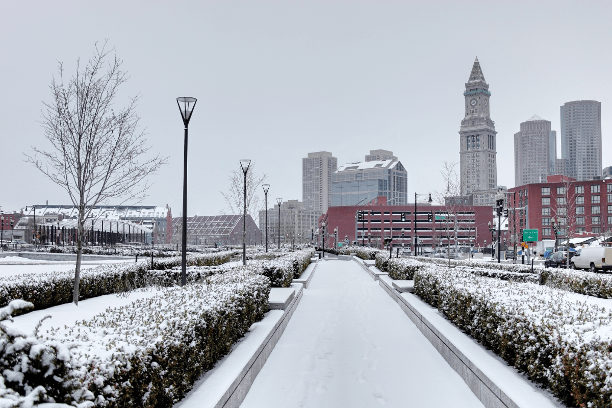 grey snowy day during winter in Boston (SAD, seasonal affective disorder during February)