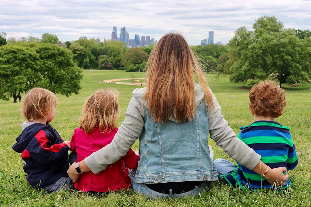 Au pair with children