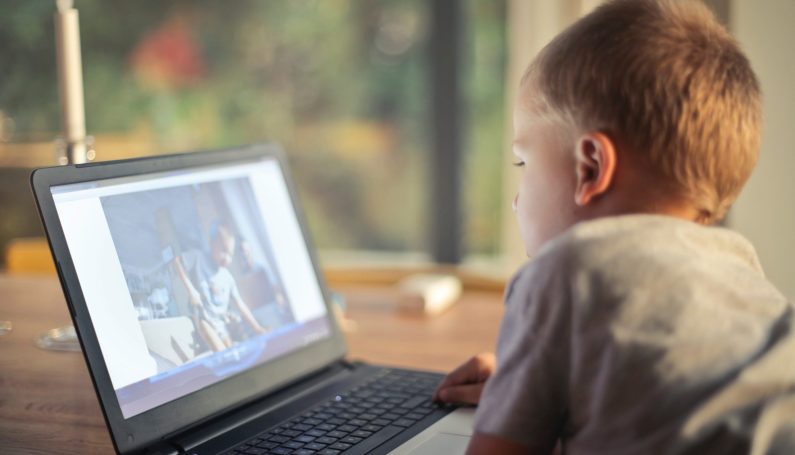 coronavirus screen time - Boston Moms