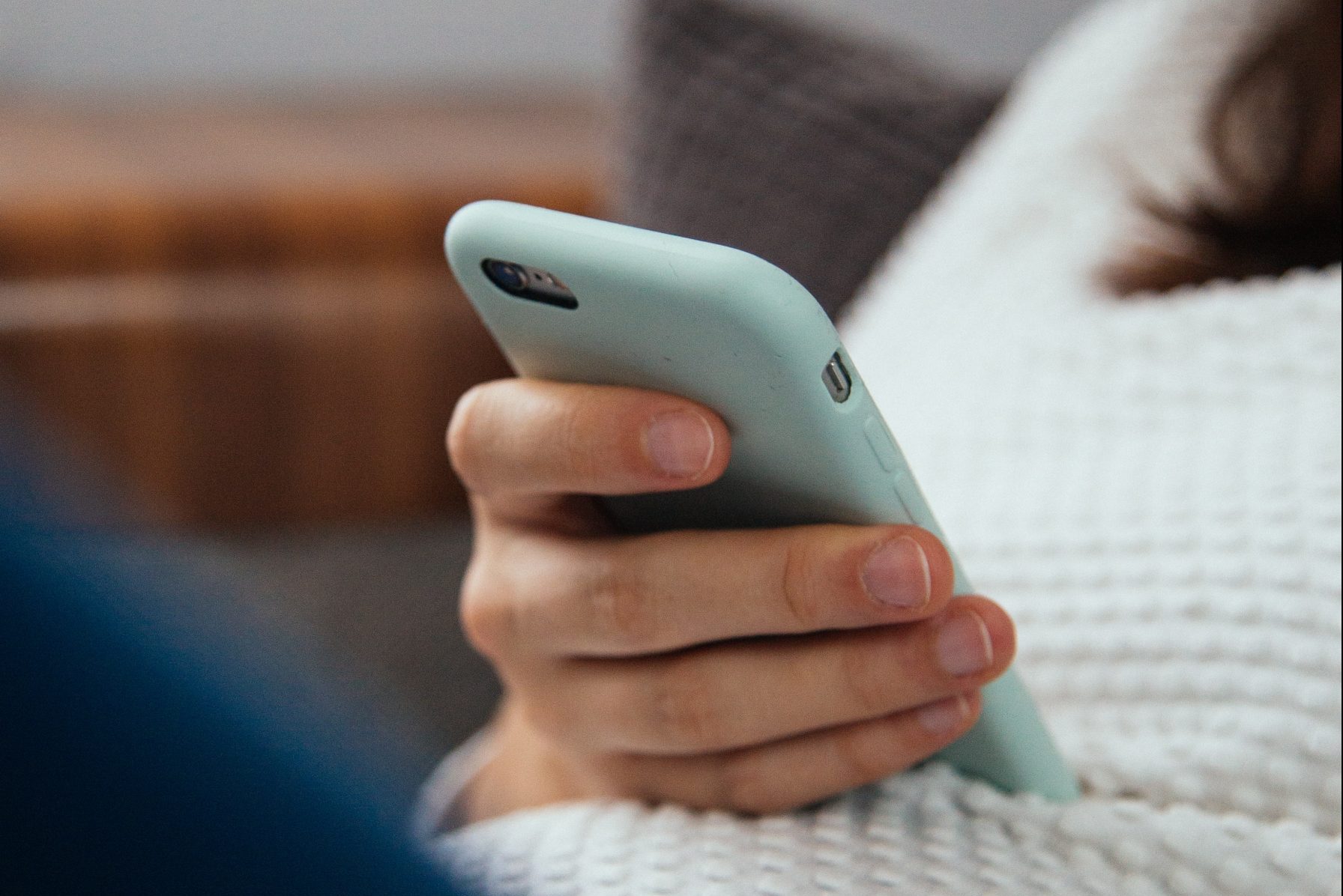 healthier phone habits - Boston Moms
