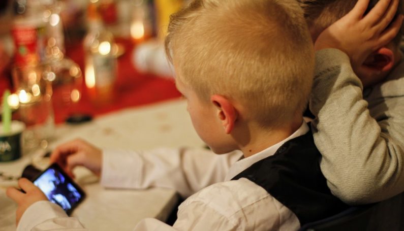 screen time - Boston Moms Blog
