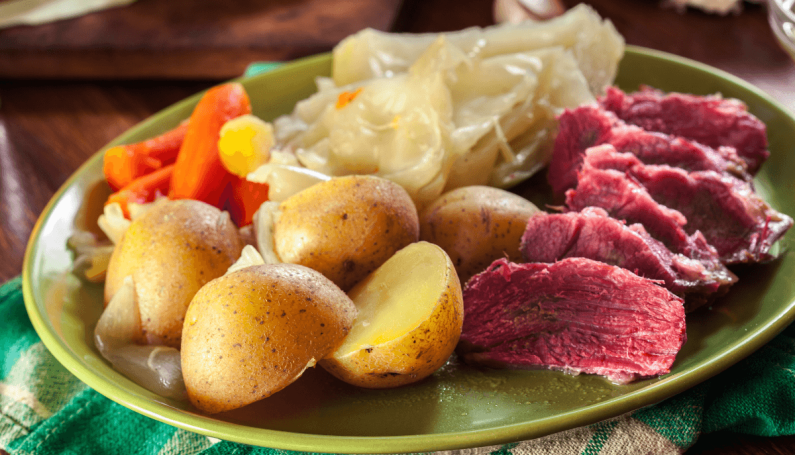 corned beef and cabbage with potatoes and carrots