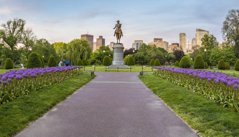 day in downtown Boston with kids, Public Garden, Boston Common, Beacon Hill, itinerary