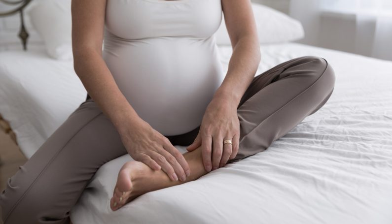 pregnant woman (early labor, prodromal labor, false labor)