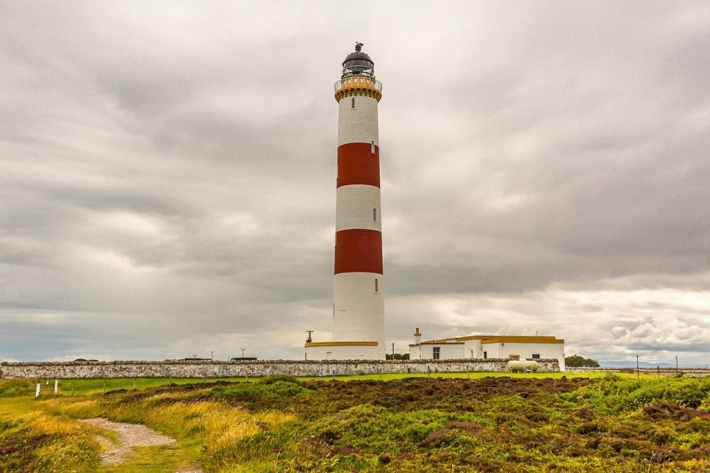 lighthouse-1065032_1280